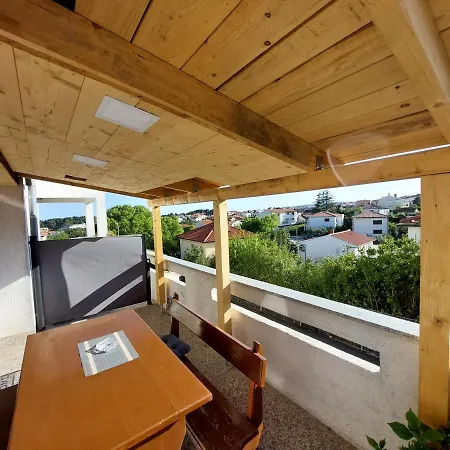 Apartament Mely Veglia