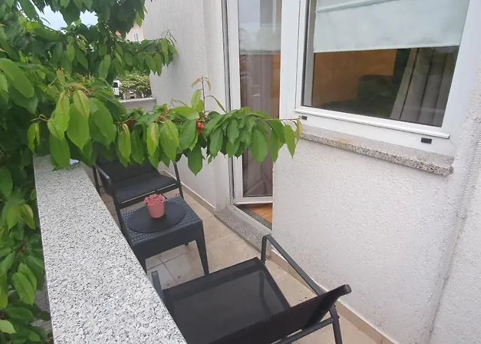 Apartament Mely *